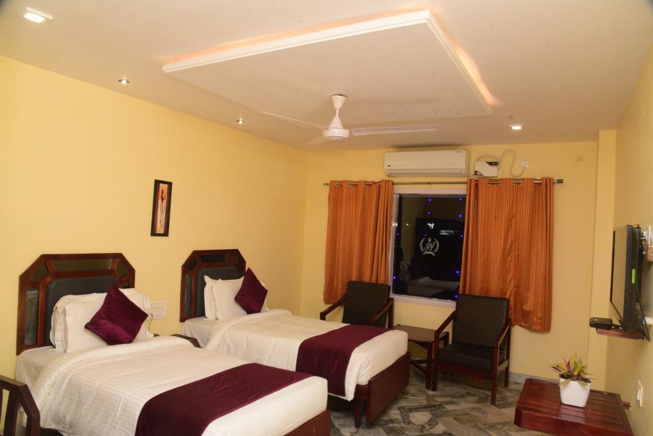 Hotel Vijaya Residency Anakapalle Exterior photo